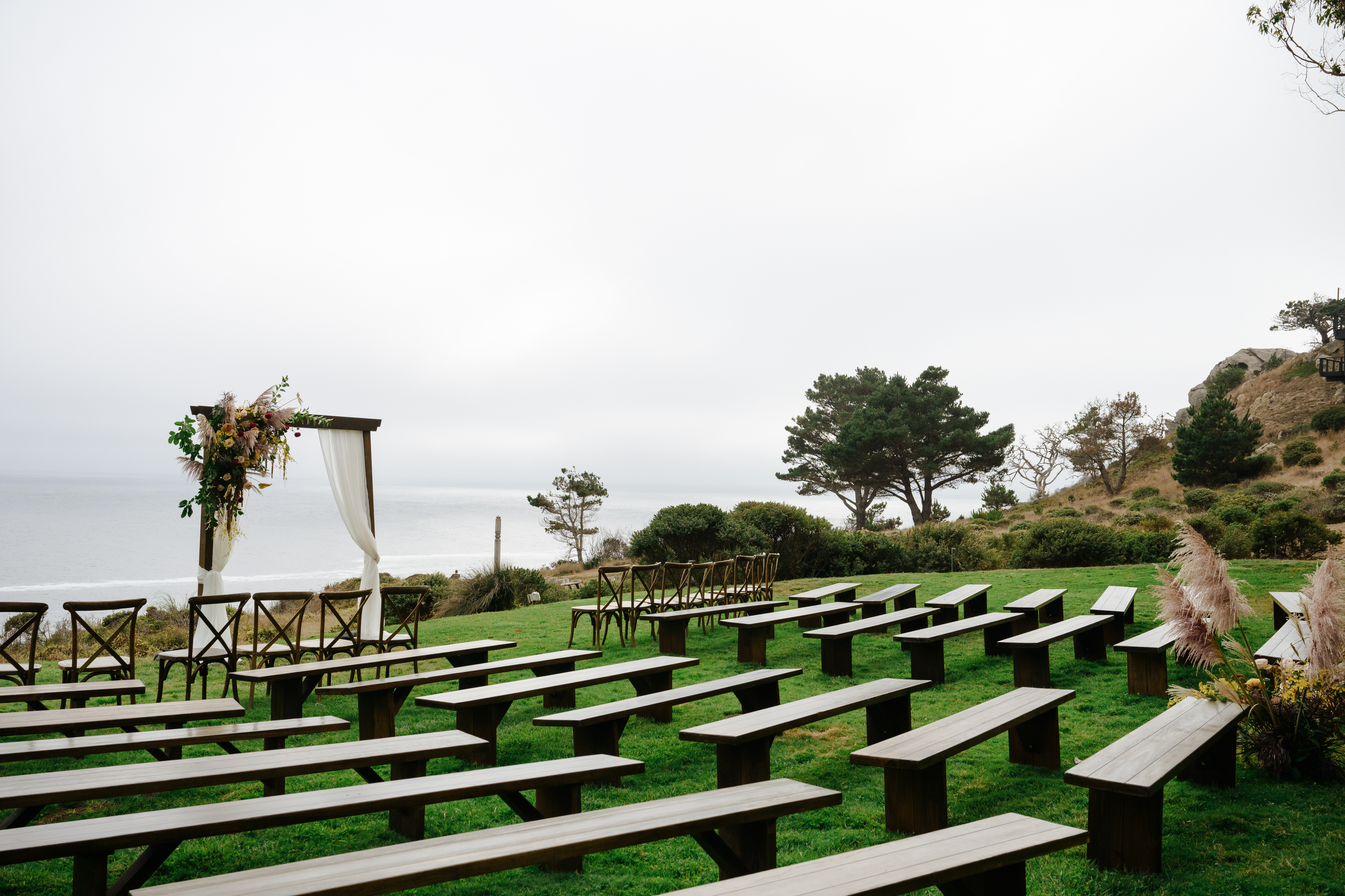 Events Lawn- rented benches - PC - Melissa Habegger - @melissahabeggerphoto